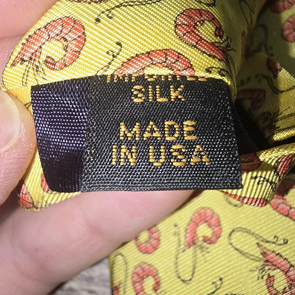 PETER BLAIR YELLOW SILK TIE PINK CRAWFISH PATTERN WHIMSICAL USA MADE